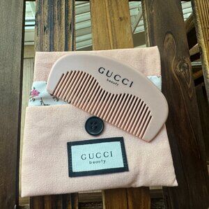 Gucci Comb & Pouch GWP